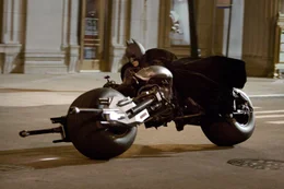 Als der Joker Gotham in ein anarchisches Chaos st&uuml;rzt, ger&auml;t Batman (Christian Bale) an seine Grenze zwischen Gerechtigkeit und Rache ...