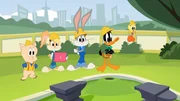 v.li.: Porky Pig, Lola Bunny, Bugs Bunny, Daffy Duck, Tweety