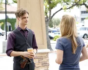 Die Suche nach einem Killer bringt die BAU nach Arizona. Reid (Matthew Gray Gubler, l.) und JJ (AJ Cook, r.) geben alles um ihn endlich zu fassen ... Die Suche nach einem Killer bringt die BAU nach Arizona. Reid (Matthew Gray Gubler, l.) und JJ (AJ Cook, r.) geben alles um ihn endlich zu fassen ...