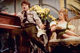 Lorenzo St. DuBois (L.S.D.) (Dick Shawn, l)