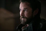 Wird Tom (Noah Wyle) wichtige Informationen preisgeben, um Anne, seine Tochter und sich zu retten?