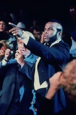 "Clubber" Lang (Mr. T) fordert den amtierenden Champion Rocky zum Kampf heraus