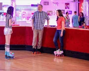 L-R: Carla (Alex Jennings), Murray Goldberg (Jeff Garlin), Erica Goldberg (Hayley Orrantia) L-R: Carla (Alex Jennings), Murray Goldberg (Jeff Garlin), Erica Goldberg (Hayley Orrantia)