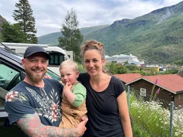 Bereits zum zweiten Mal in Norwegen: Robert und Yvonne mit Sohn Paul.