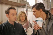 Wolter (Jan Niklas Berg, links) und Klara (Wolke Hegenbarth, Mitte) k&ouml;nnen von ihrem Vorgesetzten Lauer (Marc Oliver Schulze) noch etwas lernen!