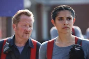 Angespannt: Christian Stolte als Mouch, Miranda Rae Mayo als Stella Kidd