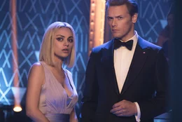 Audrey (Mila Kunis) erlebt das Gesamtpaket des Agenten-Daseins und muss im Gegensatz zu Sebastian (Sam Heughan) optisch auftrumpfen.
