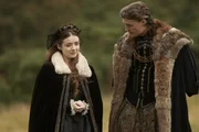 Machen sich Sorgen um den K&ouml;nig, der seit dem Tod seiner geliebten Jane unter Depressionen leidet: Mary Tudor (Sarah Bolger, l.) und Ambassador Chapuys (Anthony Brophy, r.) ...