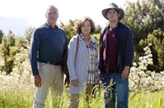 (v.li.): Michael Greiling (Jonathan Beckett), Gila von Weitershausen (Hanna), Manuel Witting (Lennard).