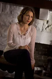 Die Psychologin Gillian Foster (Kelli Williams) spürt das die angeblichen leiblichen Eltern des Teenagers lügen. Was haben sie zu verbergen?