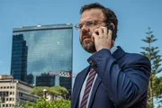 Staatsanwalt Ruggeri (Gennaro Maresca) erfährt, dass sein Sohn Simone entführt wurde.