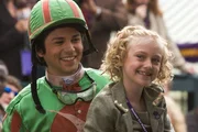 Manolin (Freddy Rodr&iacute;guez), Cale Crane (Dakota Fanning)