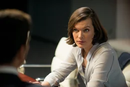 Milla Jovovich (Kate Abbott).