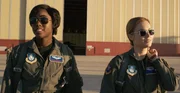 L-R:  Maria Rambeau (Lashana Lynch) and Carol Danvers / Vers / Captain Marvel (Brie Larson)