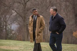 Will Smith (Dr. Bennet Omalu), Alec Baldwin (Dr. Julian Bailes).