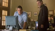 Ein vorbestrafter Brandstifter schl&auml;gt wieder zu. Don Flack (Eddie Cahill, l.) und Detective Mac Taylor (Gary Sinise) k&auml;mpfen sich durch das Beweismaterial.