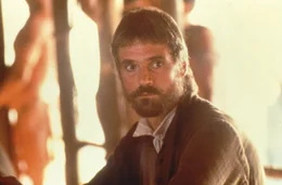 Pater Gabriel (Jeremy Irons)