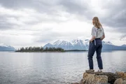 Die Gegend rund um die Atlin Mountains im Yukon ist das neue Zuhause von Pauline Thierbach. Sie ist in die dünn besiedelte Region ausgewandert, weil sie sich in die wilde Landschaft verliebt hat.