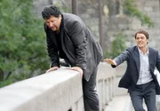 Fatale Verfolgungsjagd. Martin Schneider (Nikolai Kinski) versucht, den Kleinganoven Moshi Demirel (Aykut Kayacik) aufzuhalten.