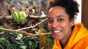Pia vor dem Terrarium von "Mephisto", einem vier Jahre alten Grünen Baumpython. Weiteres Bildmaterial finden Sie unter www.br-foto.de. Pia vor dem Terrarium von "Mephisto", einem vier Jahre alten Grünen Baumpython. Weiteres Bildmaterial finden Sie unter www.br-foto.de.