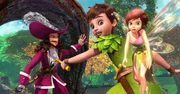Peter und Tinker Bell versuchen Hook, der ganz Nimmerland in Gold verwandeln will, aufzuhalten.