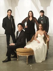 (5. Staffel) Ned (Christoph Sanders), Delia (Camryn Manheim), Eli (Jamie Kennedy) und Jim (David Conrad) sind immer wieder überrascht, welche Fähigkeiten Melinda (Jennifer Love Hewitt) hat.
