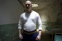 Charles Bronson / Michael Peterson (Tom Hardy)