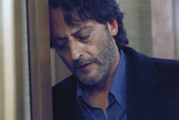 Streik und Nebel legen den Betrieb am Pariser Flughafen Charles de Gaulle lahm. Mitten im Chaos begegnen sich der schlecht gelaunte Starkoch F&eacute;lix (Jean Reno) und die Kosmetikerin Rose (Juliette Binoche). Doch aus Streit entwickelt sich Sympathie und aus der anf&auml;nglichen Abneigung nach und nach Liebe. Die unterhaltsame Kom&ouml;die mit spritzigen Dialogen und &uuml;berraschenden Wendungen profitiert vor allem von seinen zwei umwerfenden Protagonisten, Juliette Binoche und Jean Reno.