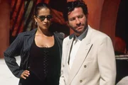 Zamira (Angel Aviles) und Bucho (Joaquim de Almeida)