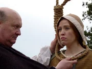 Historische Nachbildung ber&uuml;chtigter Hexenjagden, inspiriert vom Malleus. Ein Buch, das dazu f&uuml;hrte, dass 1484 unschuldige Frauen in Deutschland lebend verbrannt wurden und 1992 in der Neuen Welt an neunzehn erh&auml;ngt wurden.