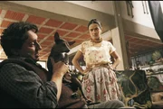 Diego Rivera (Alfred Molina, l.); Frida Kahlo (Salma Hayek, r.)