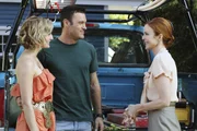 Als Bree (Marcia Cross, r.) erfährt, dass Keith (Brian Austin Green, M.) in einer festen Beziehung mit Stephanie (Annie Little, l.) ist, ist sie geschockt, da sie sich Hoffnungen gemacht hat ... Als Bree (Marcia Cross, r.) erfährt, dass Keith (Brian Austin Green, M.) in einer festen Beziehung mit Stephanie (Annie Little, l.) ist, ist sie geschockt, da sie sich Hoffnungen gemacht hat ...