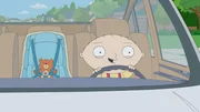 Stewie entdeckt das Autofahren für sich und leiht sich heimlich Brians Wagen ... Stewie entdeckt das Autofahren für sich und leiht sich heimlich Brians Wagen ...