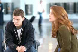 Ihre Reise ist von Missgeschicken gepr&auml;gt, aber endlich kommen Carlton (Justin Timberlake, l.) und Lucy (Kate Mara, r.) in Florida an. Doch das erste Treffen zwischen Vater und Sohn verl&auml;uft keineswegs gl&uuml;cklich ...