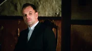 Sherlock Holmes (Jonny Lee Miller)