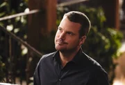 Special Agent G. Callen (Chris O'Donnell) kann seinen Kollegen Sam Hanna zurückholen und mit ihm in Teamarbeit eine Katastrophe gerade noch rechtzeitig verhindern. Doch punktet er trotz Kollateralschaden damit bei seiner strengen neuen Chefin?