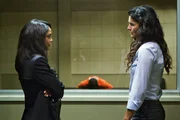 Detective Jane Rizzoli (Angie Harmon, r.) will nicht wahrhaben, dass ihr Bruder etwas mit ihrem aktuellen Fall zu tun hat. Doch f&uuml;r FBI Agent Anna Farrell (Tessa Thompson) ist dieser einer der Hauptverd&auml;chtigen nach einem Bank&uuml;berfall.