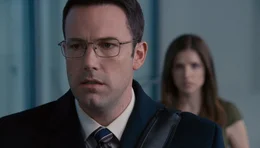Von links nach rechts: Chris (Ben Affleck) und Dana (Anna Kendrick).