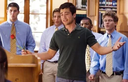Als Tyler (Matthew Long, vorne) deutlich zeigt, dass er sich f&uuml;r die liebenswerte Sydney interessiert, rastet die selbst ernannte College-Queen Rachel total aus - und spinnt sofort an einer neuen Intrige ...