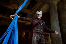 Hat Jacobim Mugatu (Will Ferrell) etwas mit den Morden an den Popstars zu tun?; Hat Jacobim Mugatu (Will Ferrell) etwas mit den Morden an den Popstars zu tun?