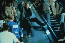 Declan Mulqueen (Richard Gere, m.)