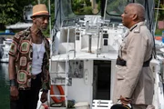 Dwayne Myers (Danny John-Jules, l.) ist &uuml;ber die Feiertage wieder auf Saint Marie. Um den verstrickten Fall zu l&ouml;sen, muss Commissioner Patterson (Don Warrington, r.) seinen alten Freund und Kollegen um einen Gefallen bitten.