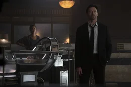 l-r: Emily 'Watts' Sanders (Thandie Newton), Nick Bannister (Hugh Jackman)