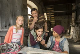 Anne (Amelie Lammers), Marty (Jacob Matschenz), George (Allegra Tinnefeld) und Dick (Ron Antony Renzenbrink).