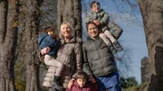 Sabina (67) und Ary (33) trotzen dem Altersunterschied und gesellschaftlichen Vorurteilen.