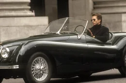 Bruce Wayne (Val Kilmer)