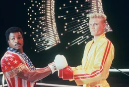 L-R: Apollo (Carl Weathers) und Ivan Drago (Dolph Lundgren)
