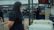 Diese junge Frau steht im Verdacht, sich illegal in den USA niederlassen zu wollen. Kann sie ihre Unschuld beweisen?