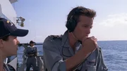 vorne: Ian Stenlake als Lieutenant Commander Mike Flynn vorne: Ian Stenlake als Lieutenant Commander Mike Flynn