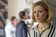 Sarah Clarke (Shauna McDonald).